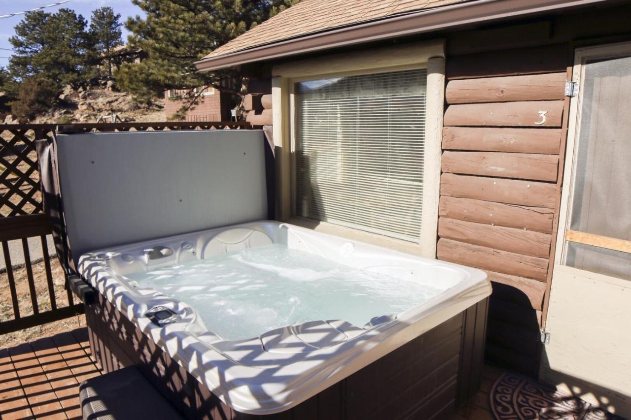 Lazy R Cottages With Hot Tubs By Rocky Mountain Resorts 埃斯蒂斯帕克 客房 照片